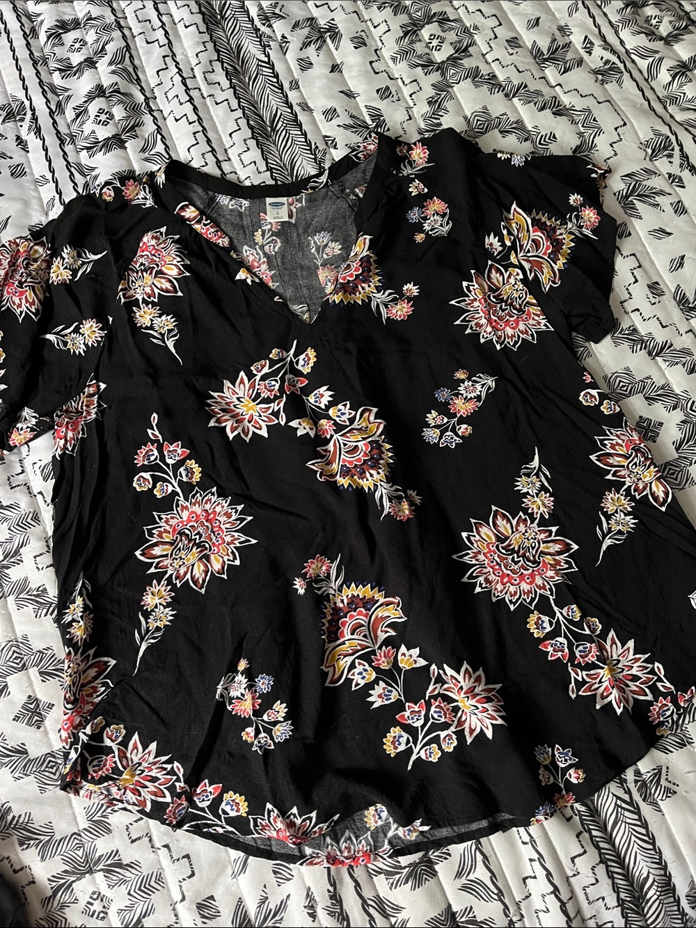 Old Navy Floral Blouse Size L